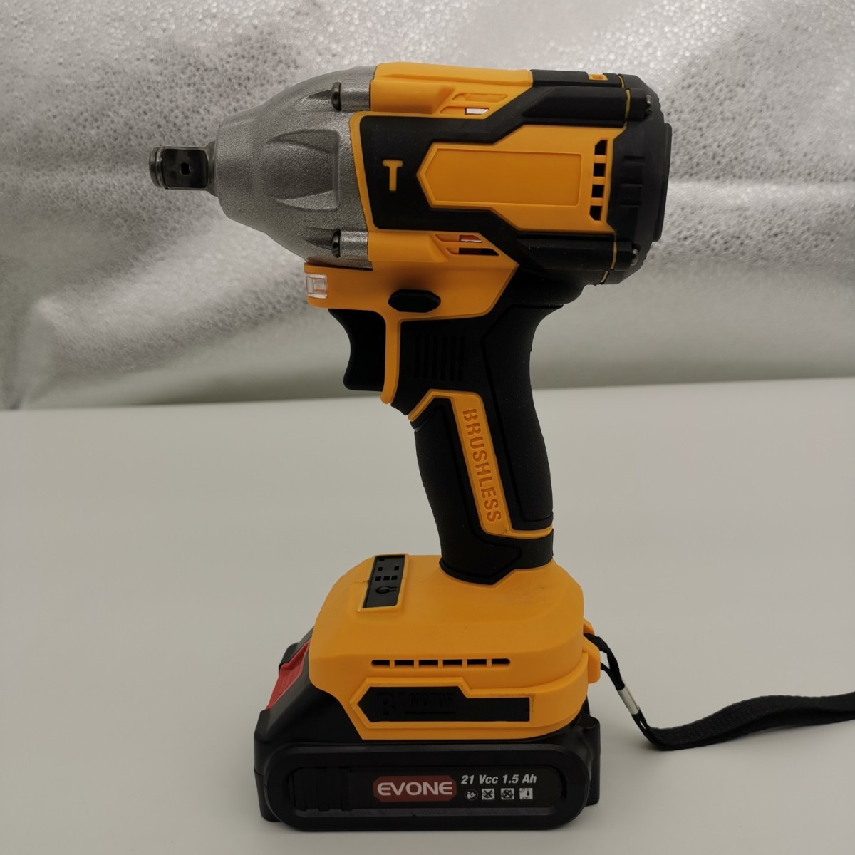 迈登宝跨境外贸款21V无刷大扭力多用途充电式锂电扳手