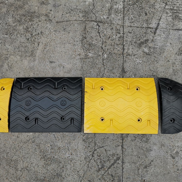 橡胶减速带国标波浪道400宽减速路限速缓冲带加厚耐磨道路