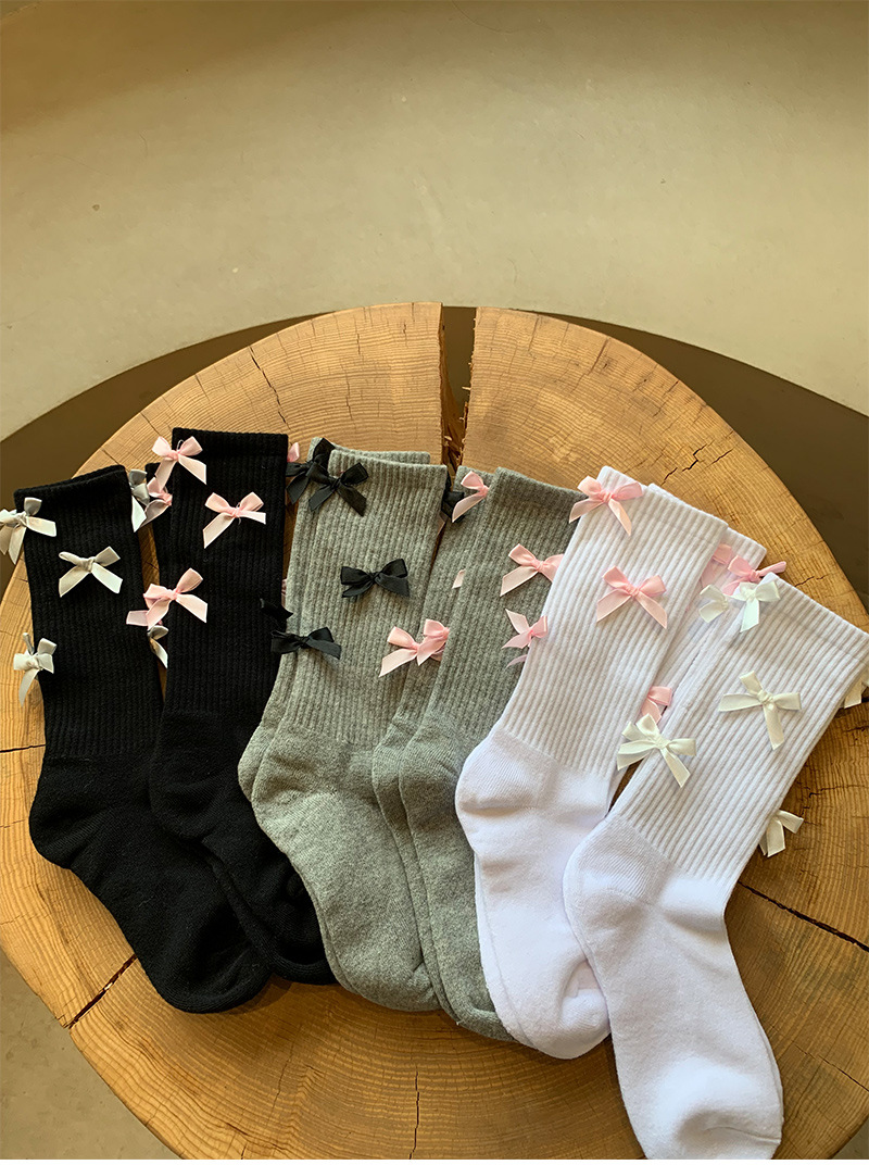 110g Weight Women's Sweet Bow Knot Cotton Crew Socks A Pair