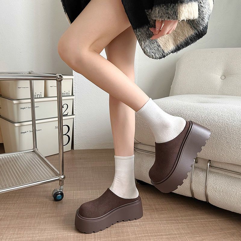 가을 새로운 패션 빵 드래그 캐주얼 발가락 드래그 소프트 가죽 두꺼운 바닥 높이 증가 여성 신발 유행 싱글 릿 코튼 라이트 WM