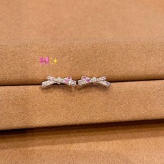 ピンクダイヤモンドリボンイヤリング、イヤークリップ、絶妙でハイエンド、甘いガーリーニッチ、シンプル、デイリー、女性用多用途イヤーカフ