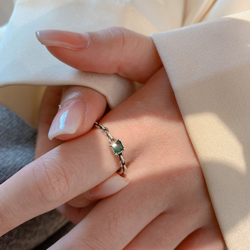 S pure silver emerald zircon chain opening ring with female niche design 2022 fashion personality light luxury high-end_voghion.com