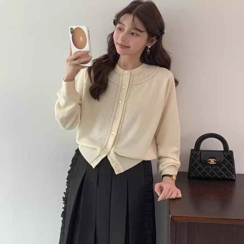 Now Available in Korea's Dongdaemun, the Same Style as the 2025 Autumn Egg High-End Wool Loose Lace Button Knit Cardigan Top