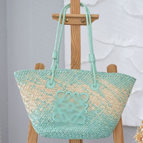 French-style wicker beach basket tote with handwoven straw, large capacity, beach vacation net single-shoulder sand bag from the Luo family