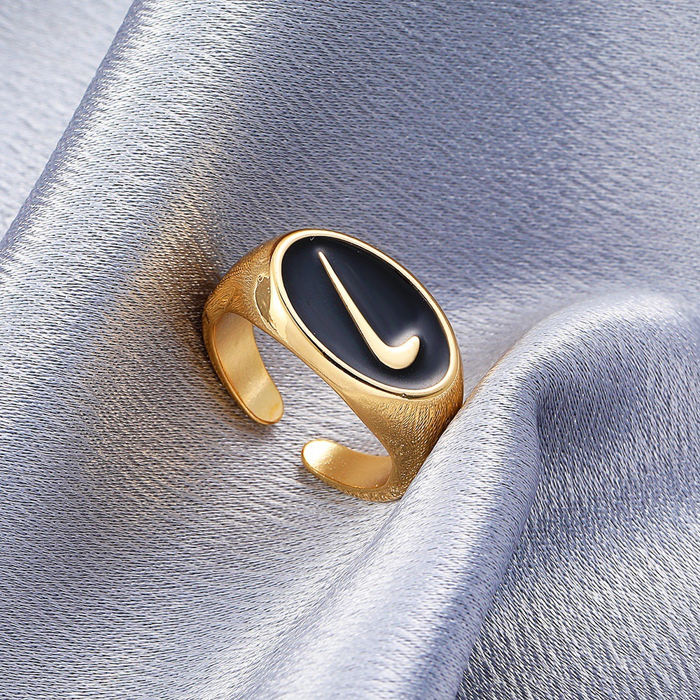 Round gold