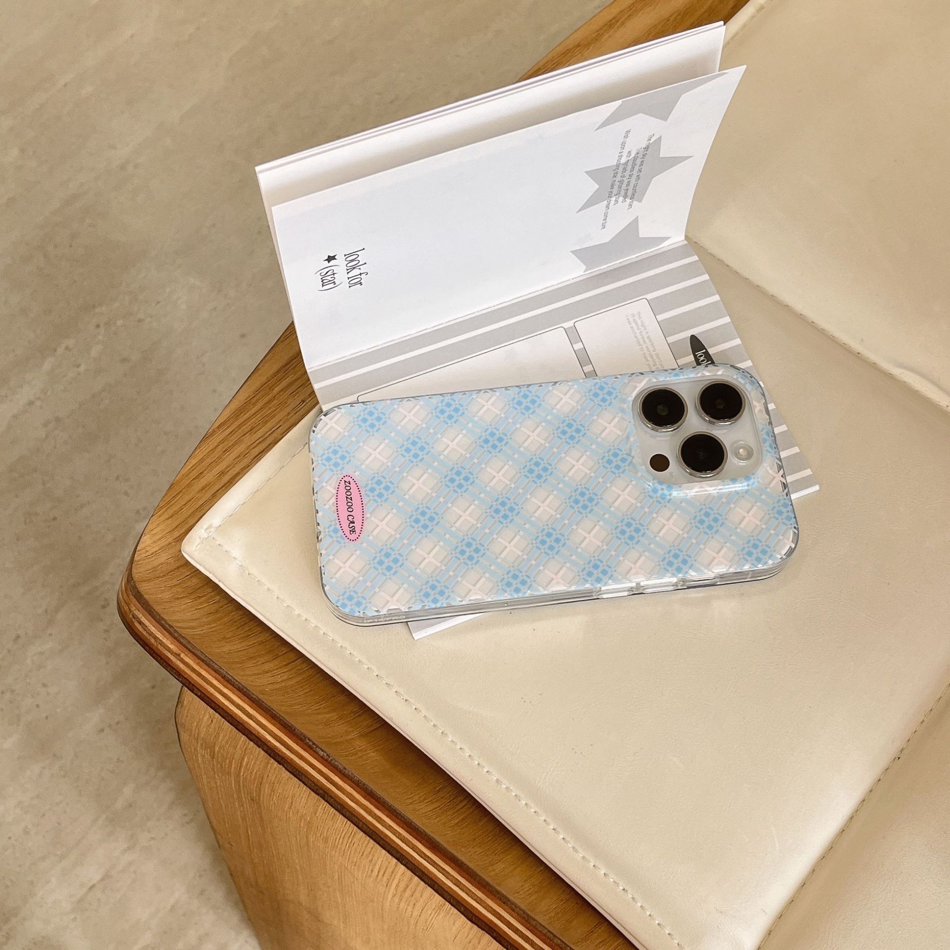 Pequeño patrón de cuadros azul y blanco fresco para iPhone15/16 funda para teléfono móvil 15ProMax Pareja 16Pro Mujer 14/13P