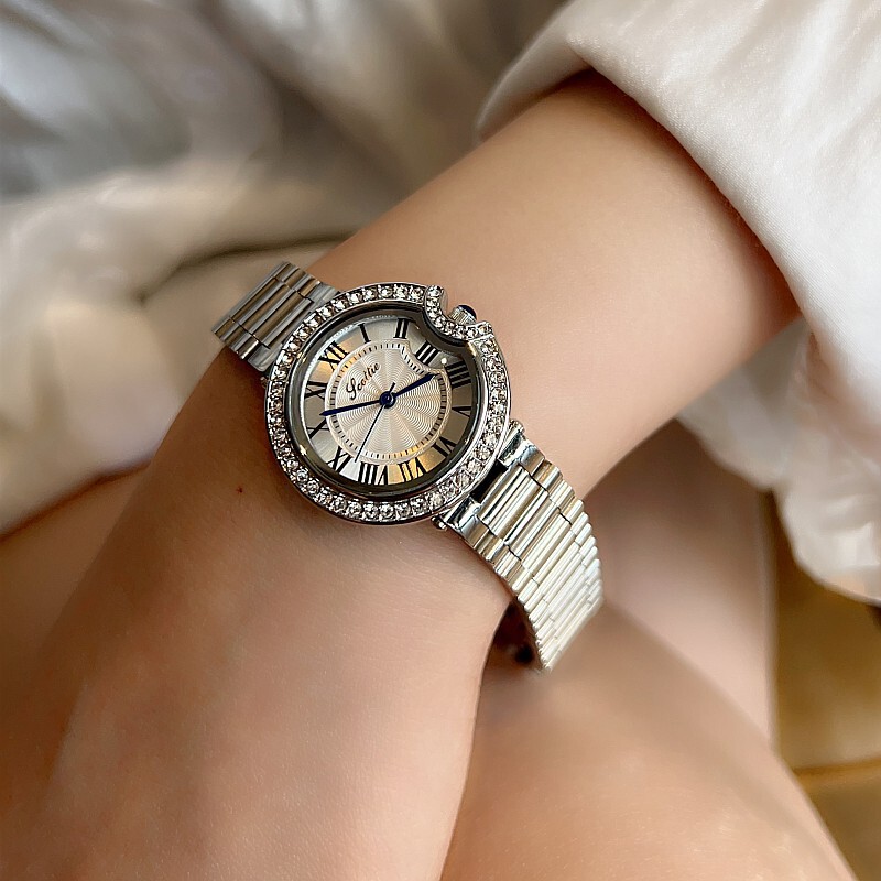 Shigaodi white moonlight disc mid-ancient small silver watch simple light luxury niche high sense steel belt gift watch for women Shigaodi white moonlight disc mid-ancient small silver watch simple light luxury niche high sense steel belt gift watch for women
