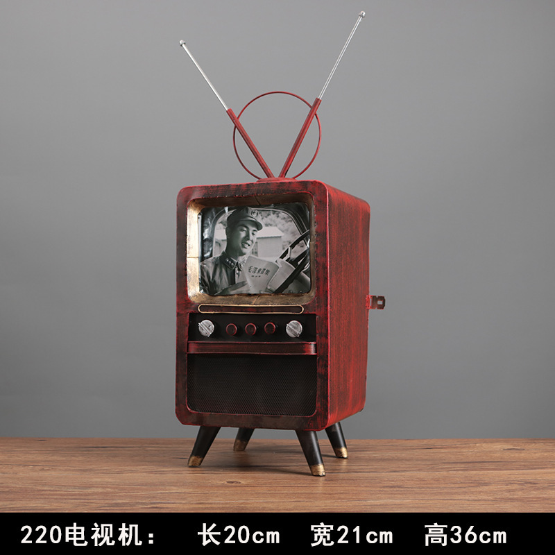 レトロなレトロな607080年代の古い白黒テレビのモデルバーレストランの道具の装飾品|undefined