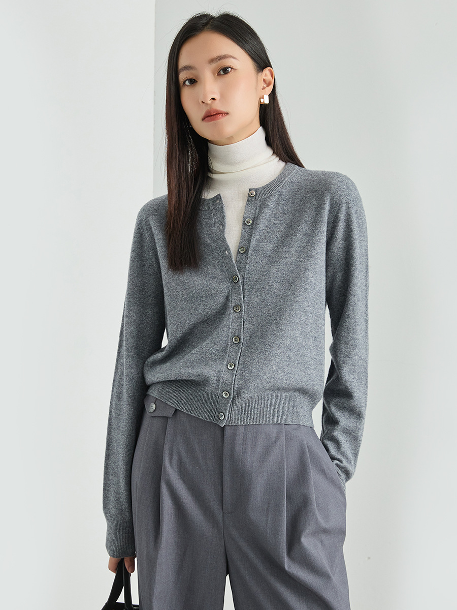 Autumn woolen solid color cardigan with a round collar for leisure