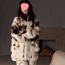 新款印花睡衣女秋冬新款家居服珊瑚绒加厚加绒拉链保暖衣套装