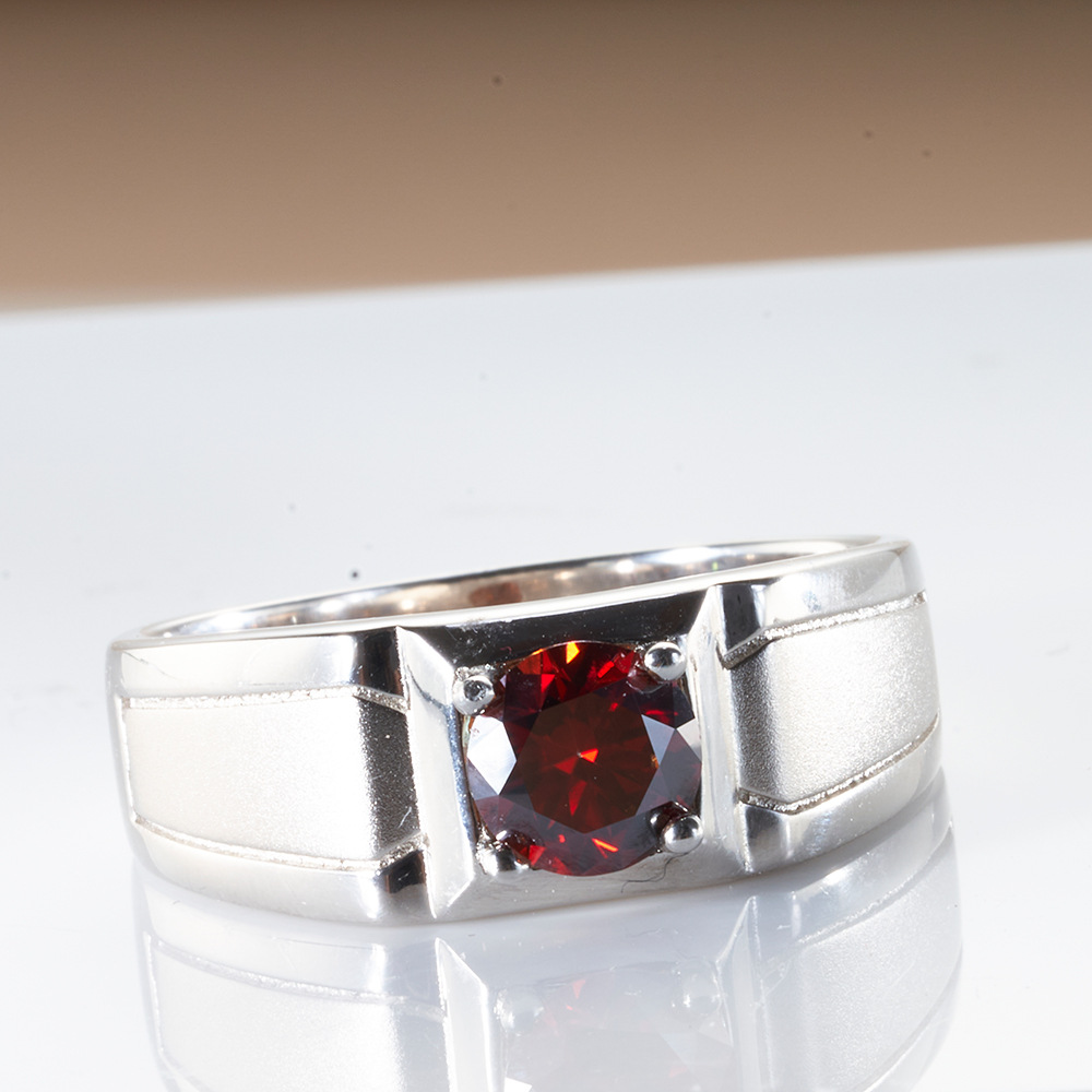 Anillo de hombre rojo Europa y los Estados Unidos nuevo 925 plata esterlina perforación de simulación de aire rociado arena moissanita gran anillo de hombre fábrica directa