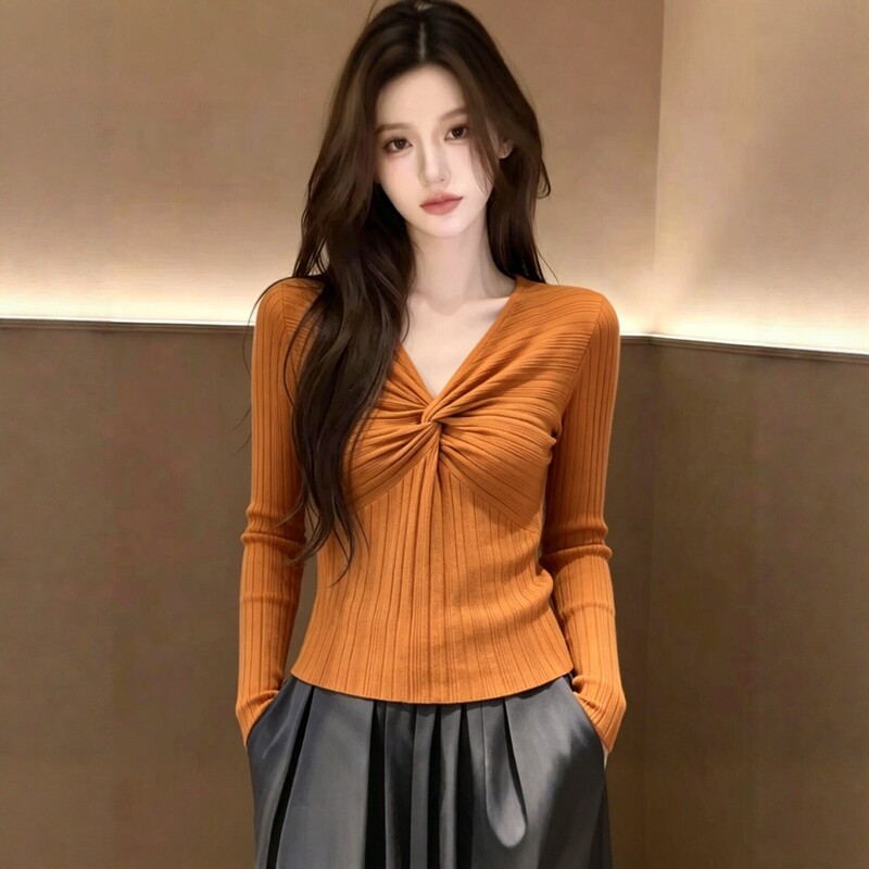 Early autumn elegant twisted V-neck long-sleeve knit top for women, 2026 new autumn unique and chic slim-fit top Early autumn elegant twisted V-neck long-sleeve knit top for women, 2026 new autumn unique and chic slim-fit top