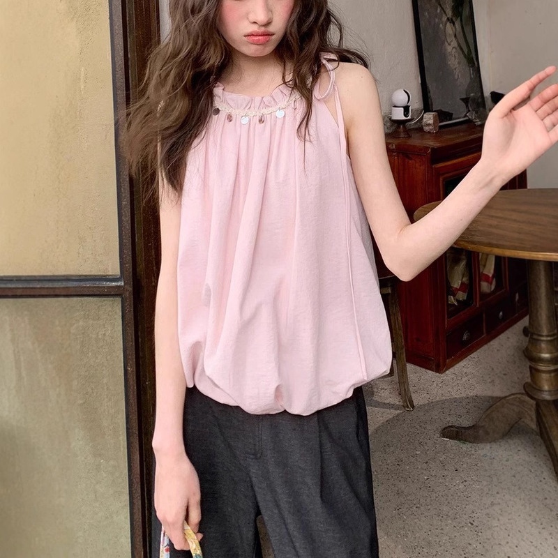 Shell Lace Bud Hanging Neck Vest Women's Summer 2025 New Style Western Style Age-reducing Shirt Top