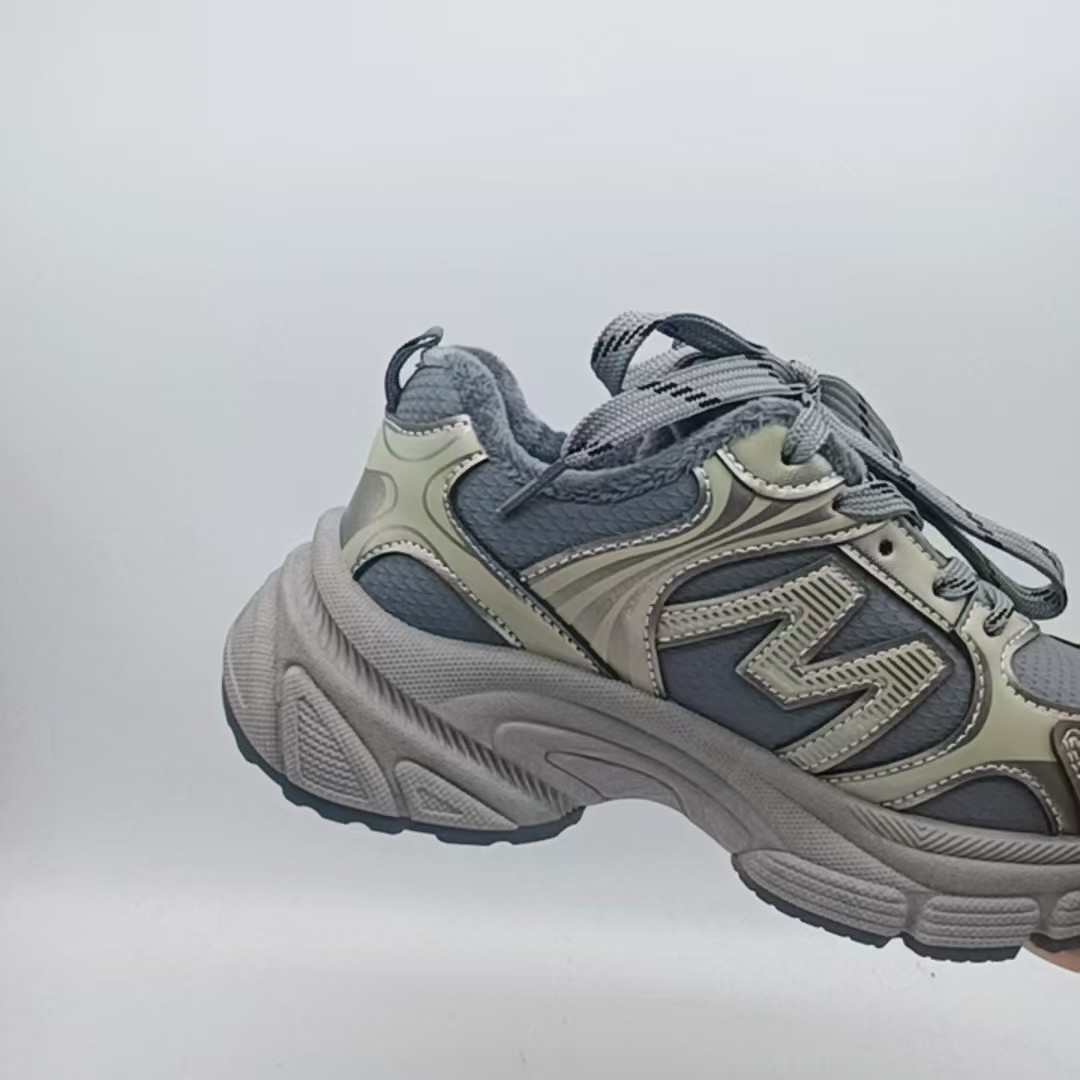 2025 invierno nuevo algodón zapatos de zapatos para niños zapatos para niños zapatos de carreras casuales para niños zapatos para mujeres más