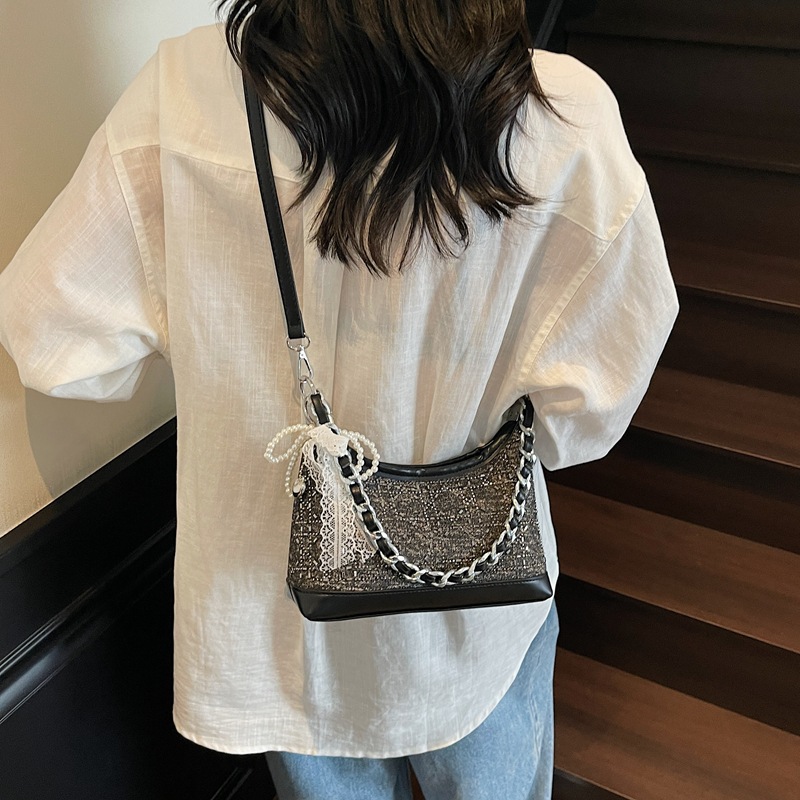 Bolso de axila de cadena de diamantes calientes de verano para mujer 2025 nuevo bolso de hombro de moda de moda bolsa de mensajero de moda de nicho