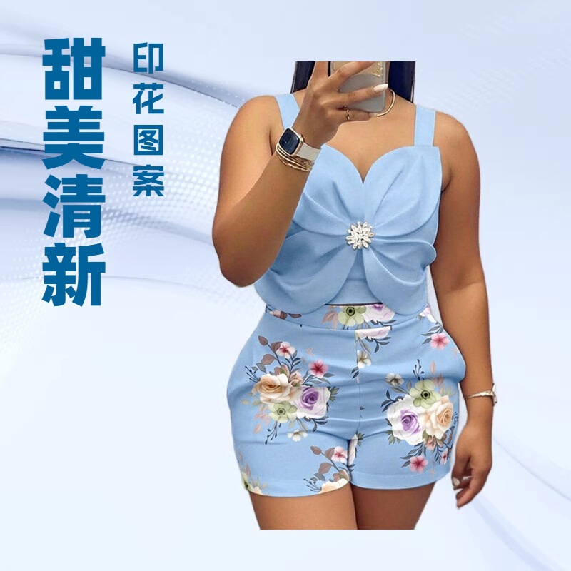 Two-Piece Set, Sequined Three-Dimensional Floral Embellishments, Paired with Casual Floral Print Elastic Strap Shorts Set Two-Piece Set, Sequined Three-Dimensional Floral Embellishments, Paired with Casual Floral Print Elastic Strap Shorts Set