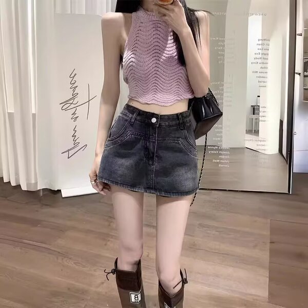 Black colored summer retro denim skirt