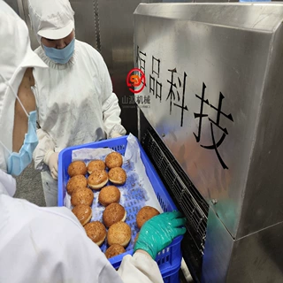 甜甜圈油炸设备多拿滋油炸生产线全自动自动翻面甜甜圈油炸机
