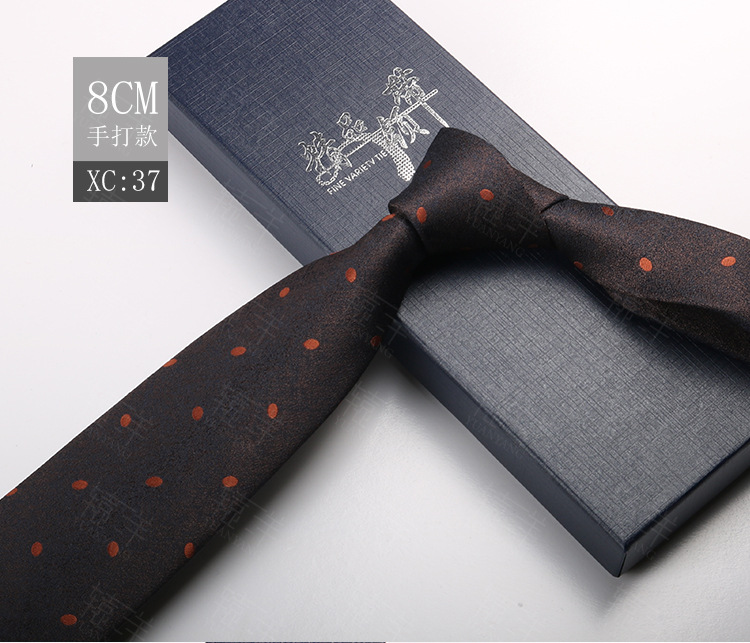 ネクタイの男性は韓国版のイギリスのレトロな茶色の縞の8cmの手で欧米風の学生の出勤職業の服を打ちます。