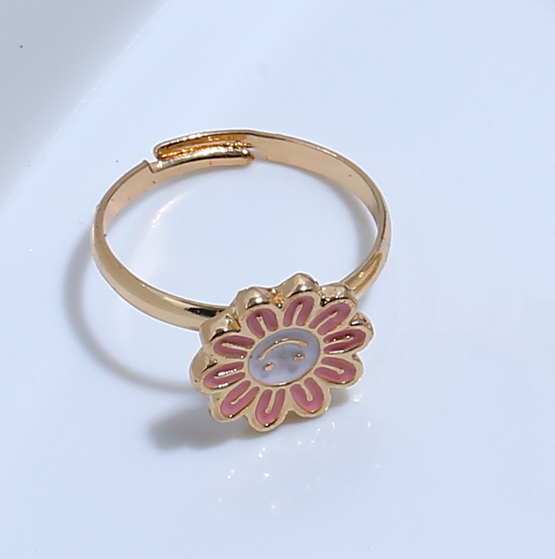 Simple Cartoon Ring Korean Fashion Temperament Trend Adjustable Smiling Face Flower Ring display picture 2