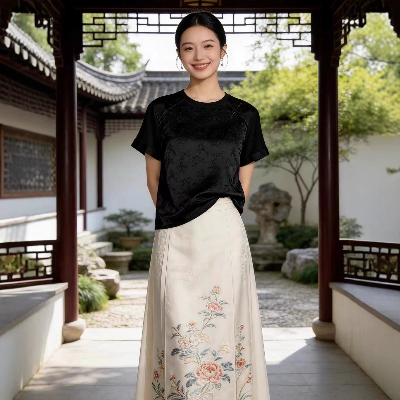 Spring and Summer New Chinese Style Jacquard T-Shirt for Women, Medium Sleeves, Plus Size, National Style Inner Wear, Round Neck Base Shirt, Trendy Top