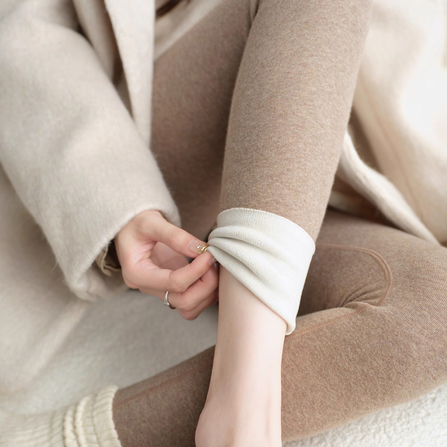 Cashmere Silk Fleece-Lined Leggings for Women 2025 Autumn and Winter New Warm Outer Wear Thickeneded High-Waisted Pure Color Cotton Long Autumn Pants