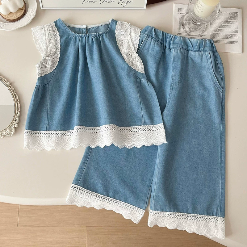 Детский летний костюм из денима в корейском стиле, новинка 2024 года, кружевной безрукавный жилет и брюки, модный комплект из двух предметов