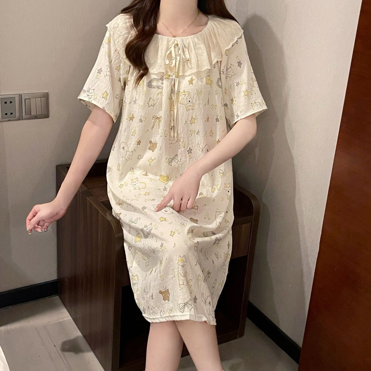 Venta al por mayor transfronteriza verano nuevo estilo dulce camisón casual hogar con almohadilla para el pecho pijamas de una pieza ropa de aire acondicionado para el hogar de las mujeres