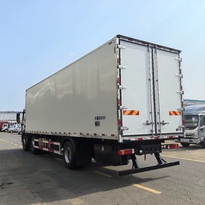Foton Auman refrigerated truck 9.6m – Yol təhlükəsizliyi bufer maşını