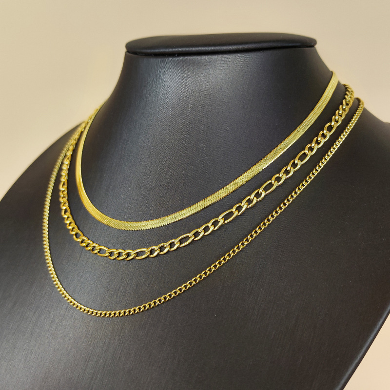 Europeo y americano transfronterizo al por mayor de acero de titanio Figaro Cadena de tres capas Amazon moda Luz de lujo no desvanecimiento accesorios Collar para las mujeres