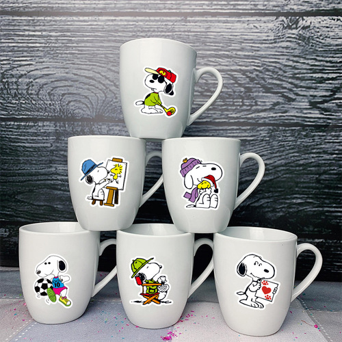 Cartoon anime Snoopy graffiti sticker cute mobile phone water cup computer suitcase pvc waterproof sticker wholesale