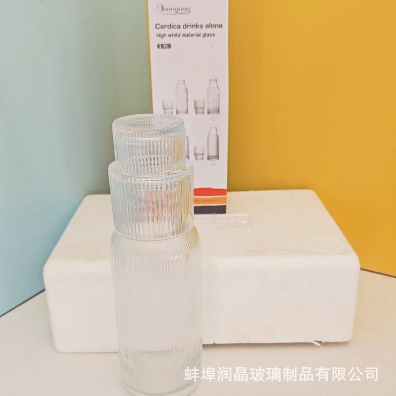 El nuevo Sunflower para una persona bebe vasos de hervidor de agua fría de gran capacidad para el hogar, una olla y un vaso de agua se venden regalos a prueba de alta temperatura.