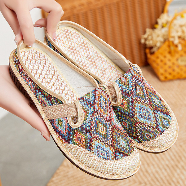Beijing cloth slippers