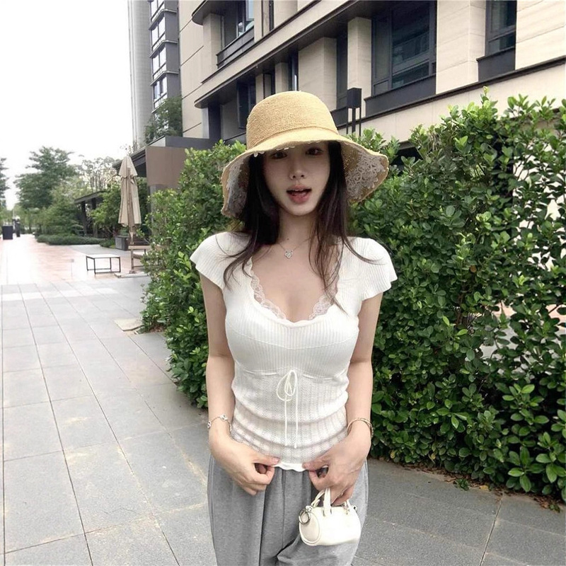 White Sweet Lace Knitwear Women's Summer New High-End Slimming Look Fashionable Elegant Versatile Niche Top