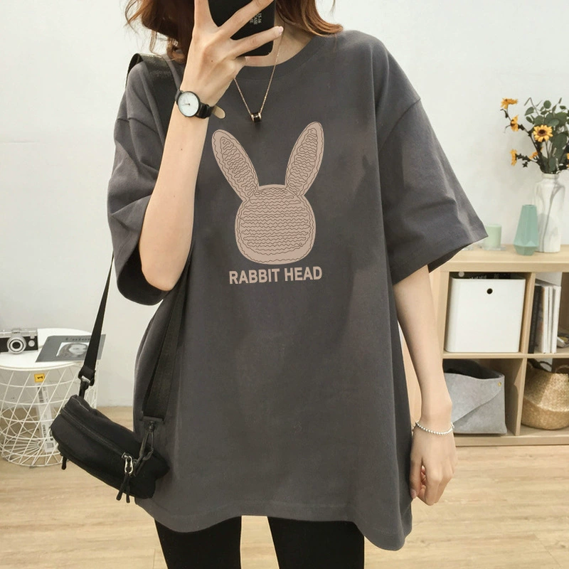 Тяжелые хлопчатобумажные футболки с короткими рукавами для женщин средней и длинной европейской большой тарелки для летнего нового дикополосного свободного большого размера повседневный топ