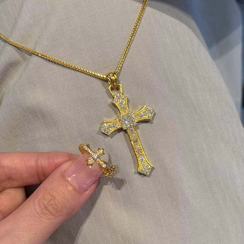 24K Gold-Plated Strong Color Retention Xiaohongshu Popular Light Luxury Full Diamond Pendant Cross Elegant Classic Collarbone Chain 24K Gold-Plated Strong Color Retention Xiaohongshu Popular Light Luxury Full Diamond Pendant Cross Elegant Classic Collarbone Chain