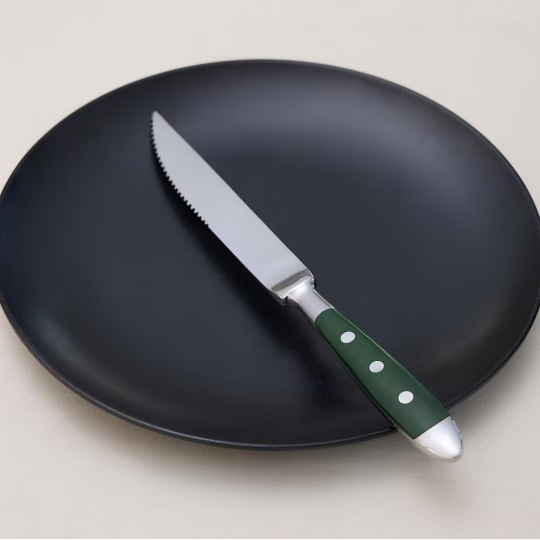 Transfronterizo Amazon 430 set de cubiertos de acero inoxidable hotel restaurante occidental cuchillo de filete retro tenedor cucharas set de tres piezas