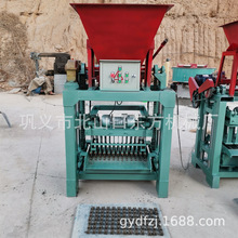 国外用户采购4-35B料斗梅花垫块带孔砖小型免烧砖机