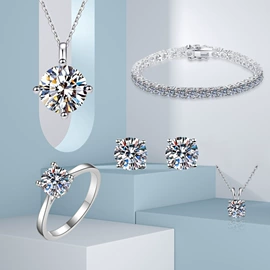 戒指;项链;莫桑钻