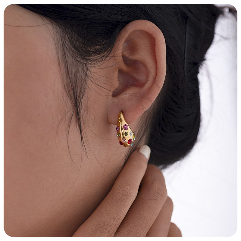 Tina transfronteriza diamantes gota de agua no se desvanecen pendientes de oro 18 quilates de diseño ligero de lujo pendientes de acero de titanio para mujeres exquisitas