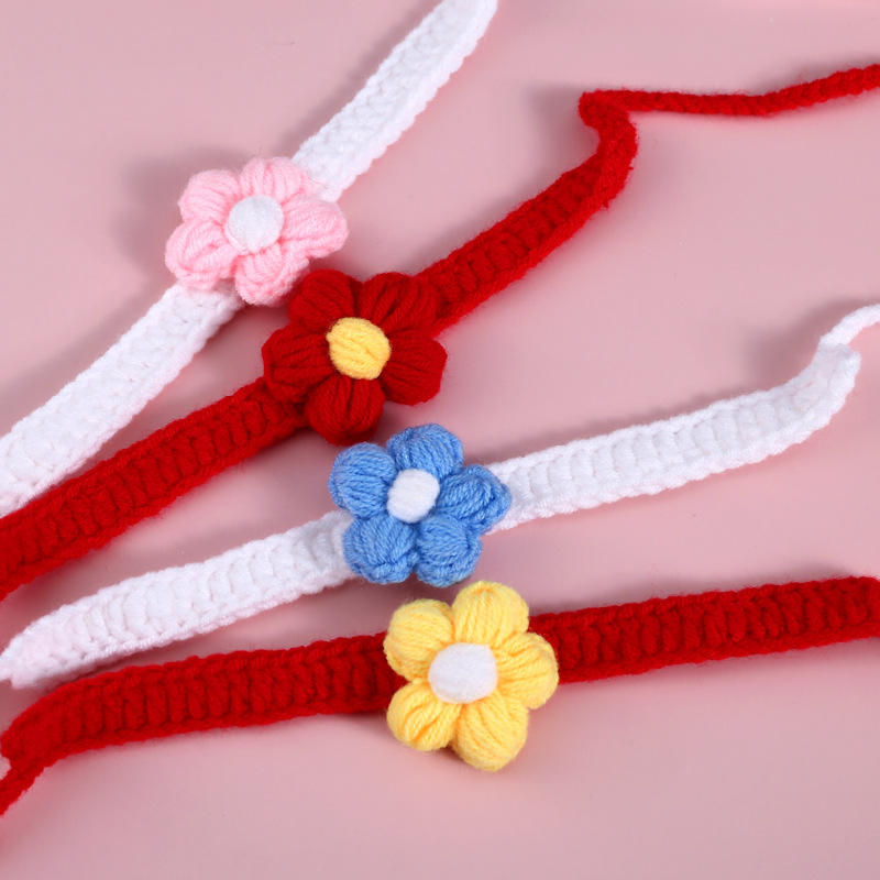 Collar de mascotas tejido a mano pequeña flor de cártamo puff ajustable para gatos y perros de Año Nuevo accesorios de lana de Navidad
