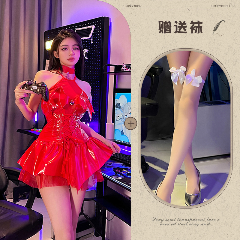 Red clothes + white bow stockings