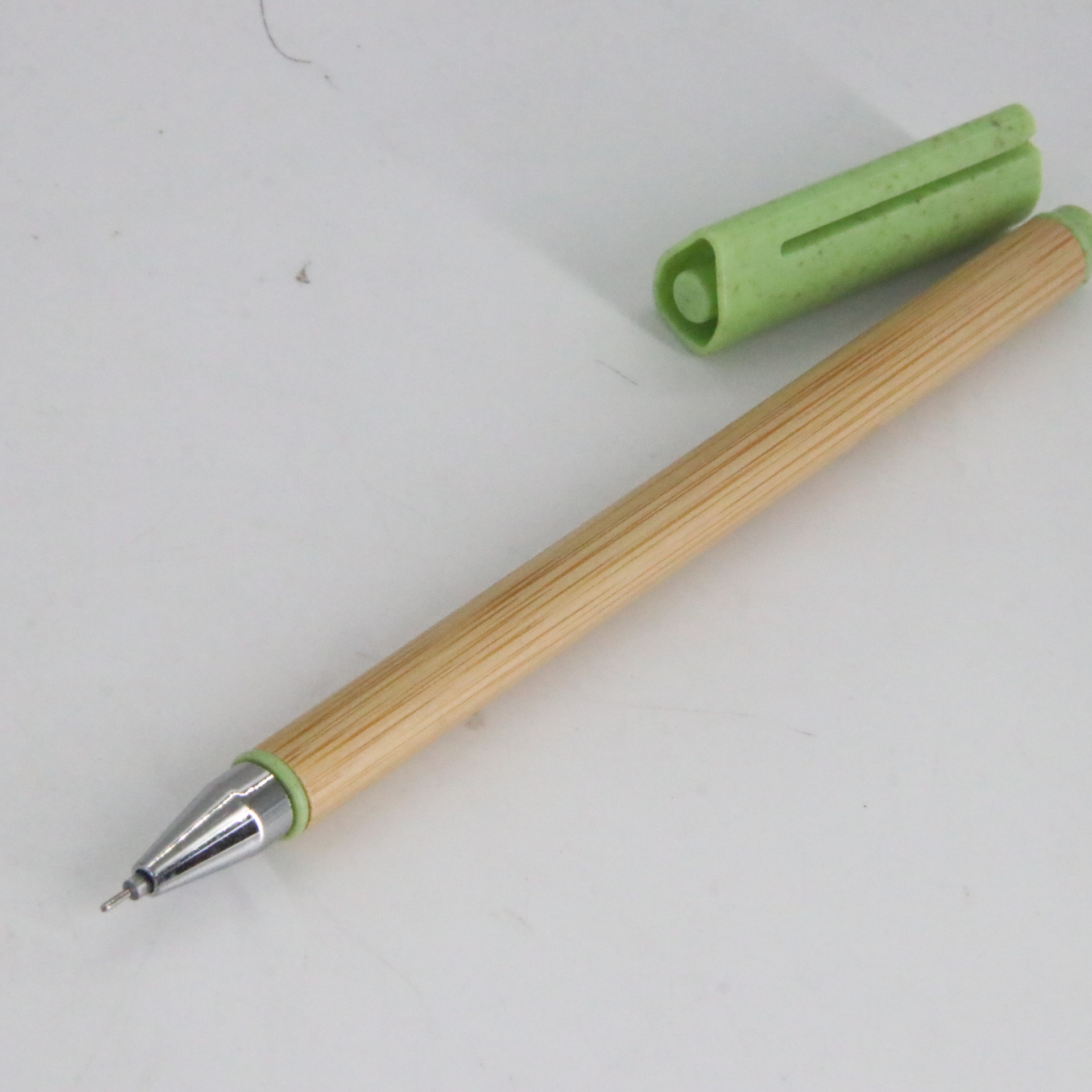 Neutral bolígrafo bambú pluma de madera insertar publicidad al por mayor pluma fabricante