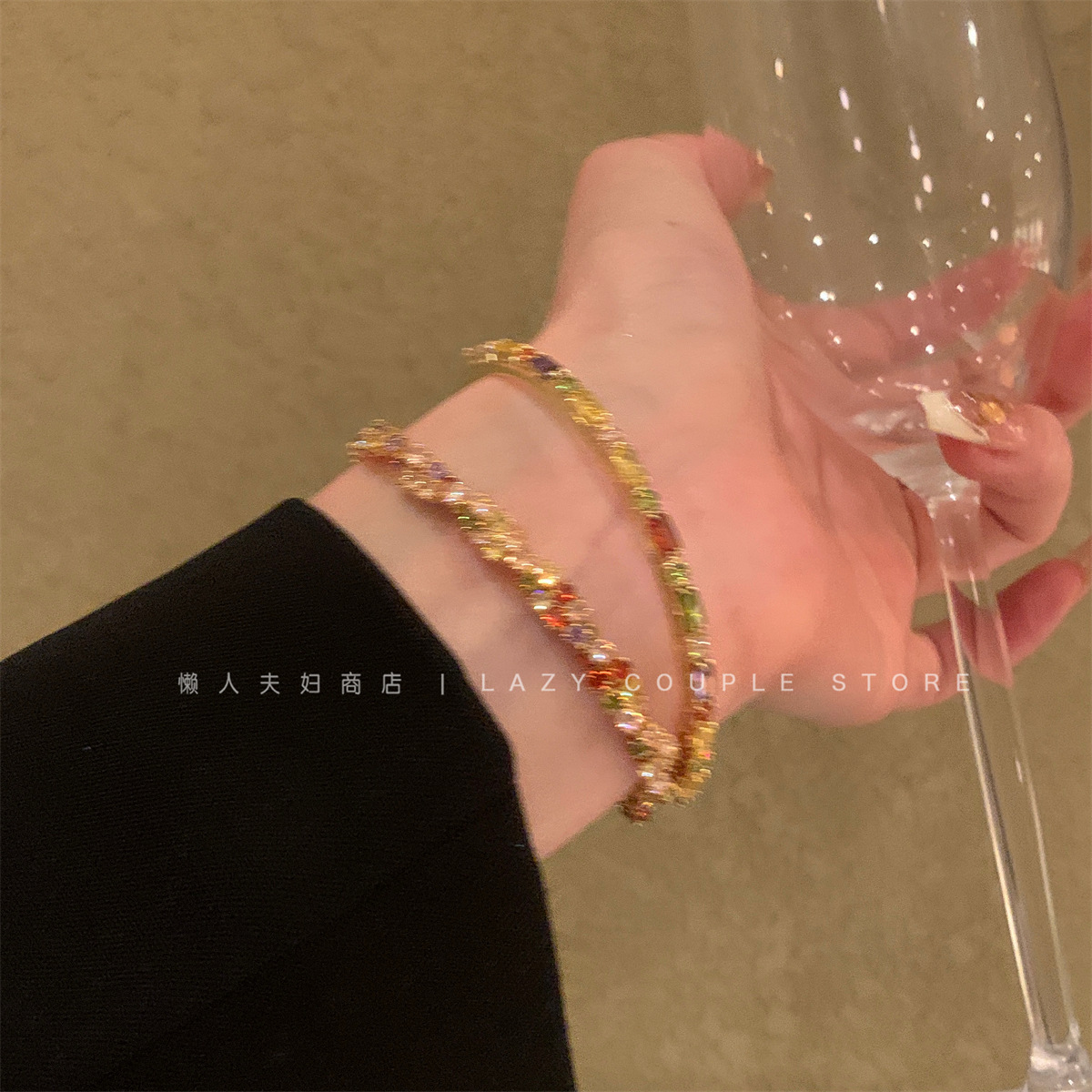 Atmospheric adjustable brand bracelet with zircon
