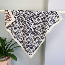 65cm小丝毛服装搭配围巾老钱风双面异色字母真丝羊绒羊毛方巾直播