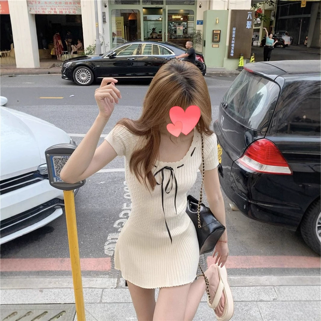 Sexy summer cute knitted knitted dress, brace, belt, mini-skirt, square neckline, A-line