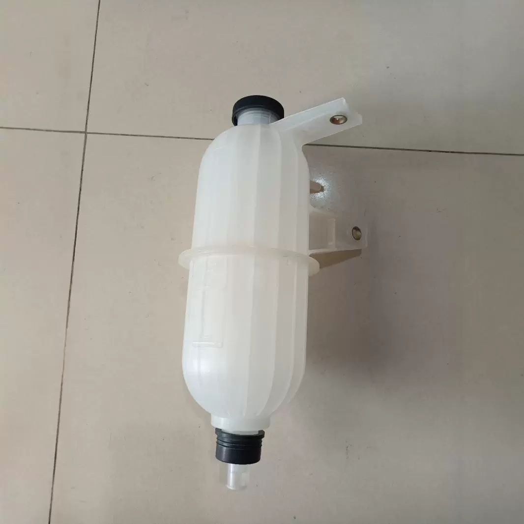 现货厂家批发日系膨胀水箱 卡罗拉16470-0L010膨胀水壶 海拉克斯