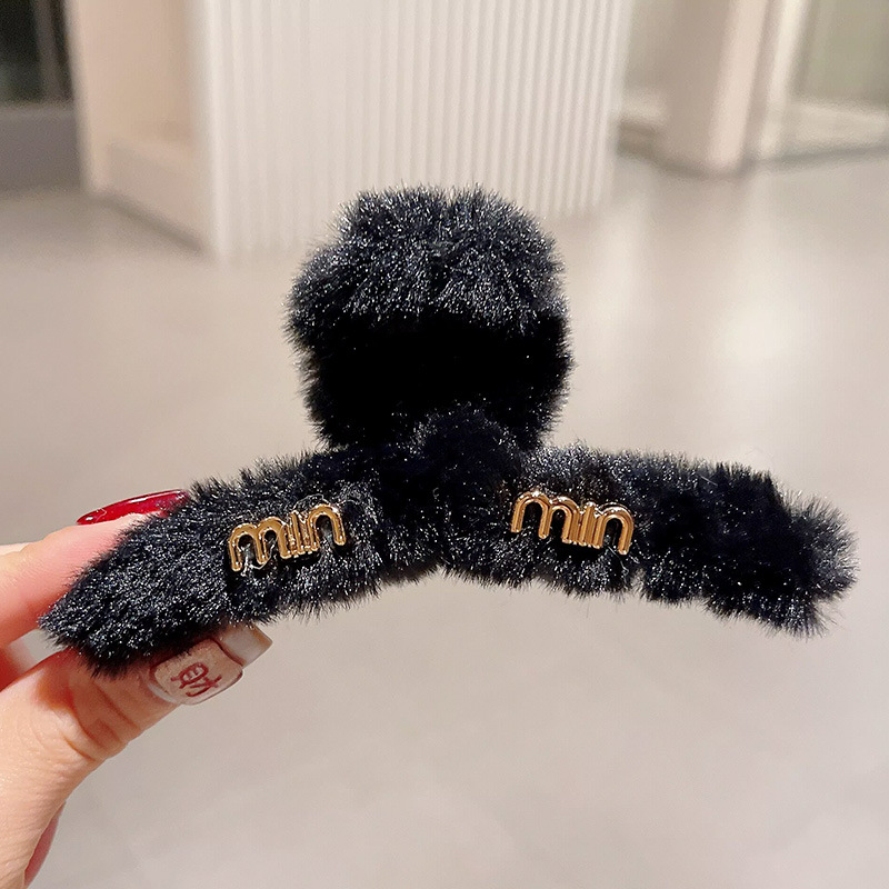 2026秋冬ミンクファー毛皮ヘアクリップ、高級感のある後頭部用大型シャーククリップ、ハート型キラキラ輝くダイヤモンド付き毛皮ヘアクリップ