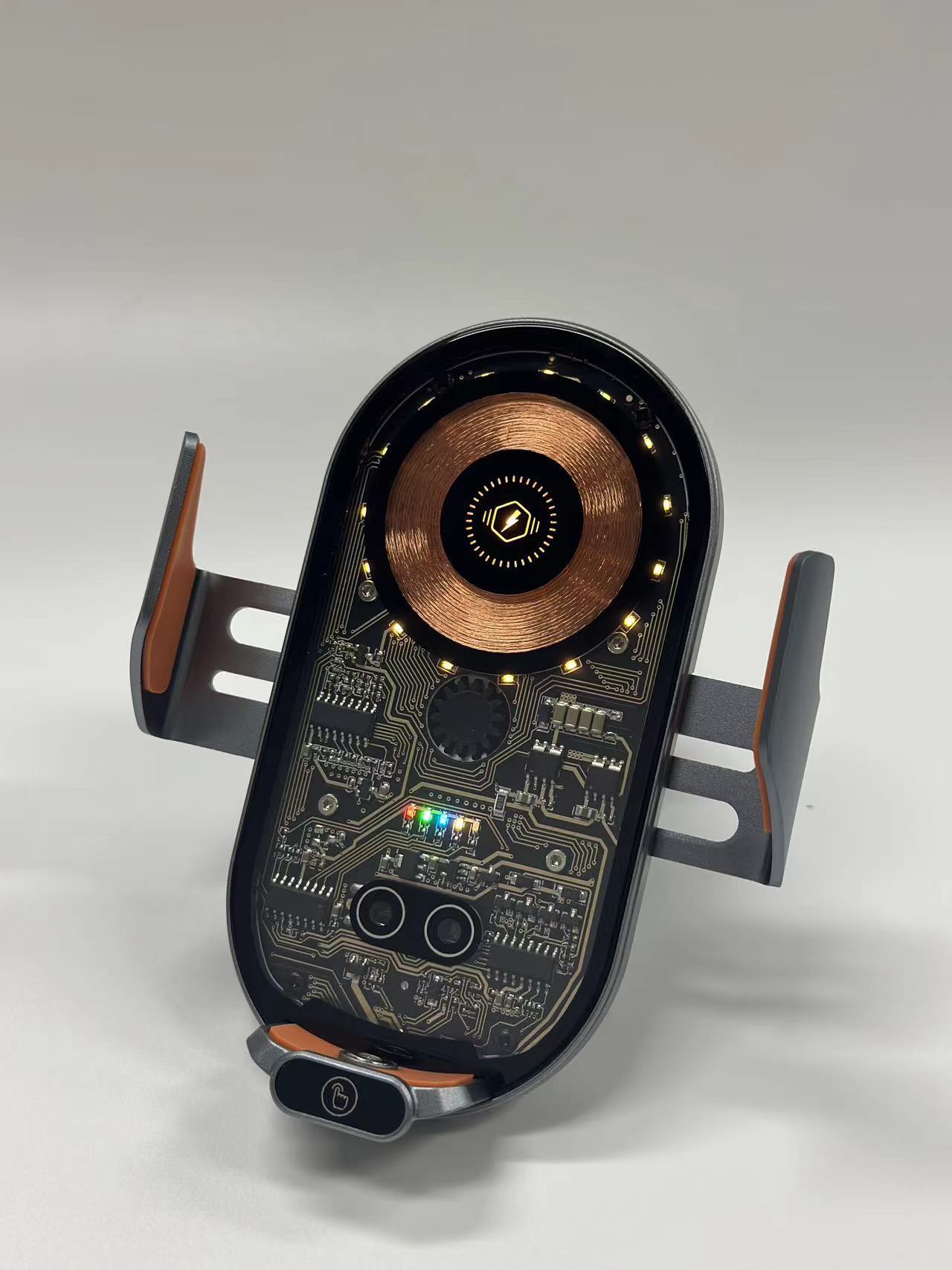 C13 펑크 스타일 차량용 무선 충전기