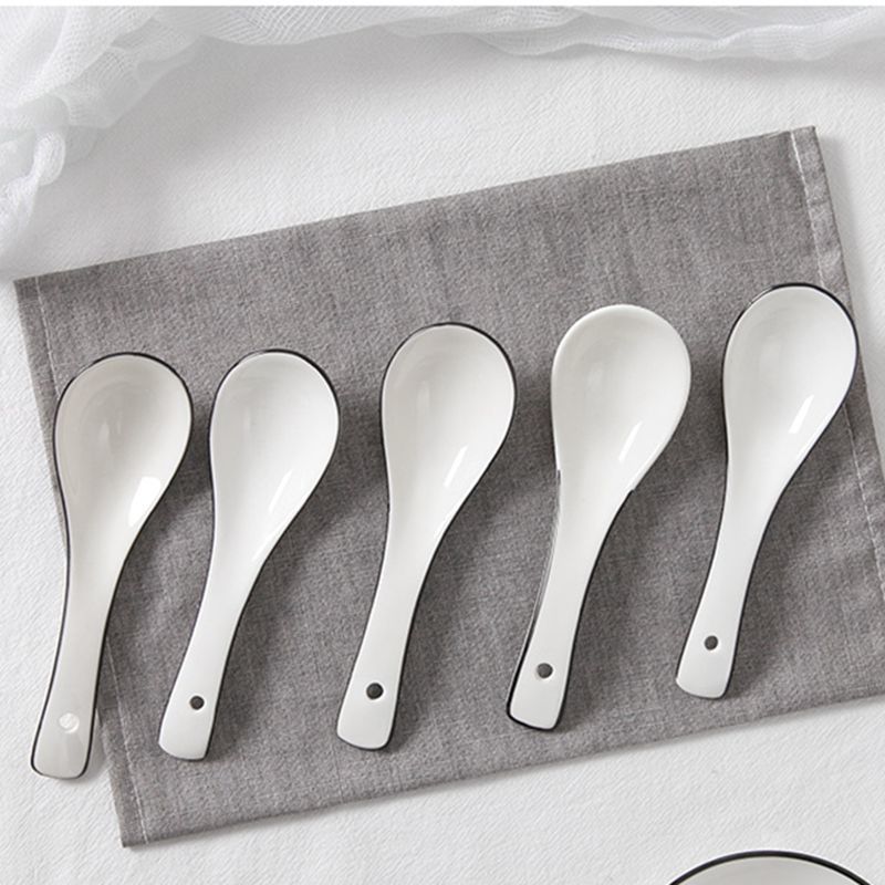 Cucharas de cerámica al por mayor, blancas puras con bordes negros, cucharas para sopa, cucharas para arroz, cucharas de mango largo con forma de cisne, vajilla diaria, utensilios de mesa estilo occidental.